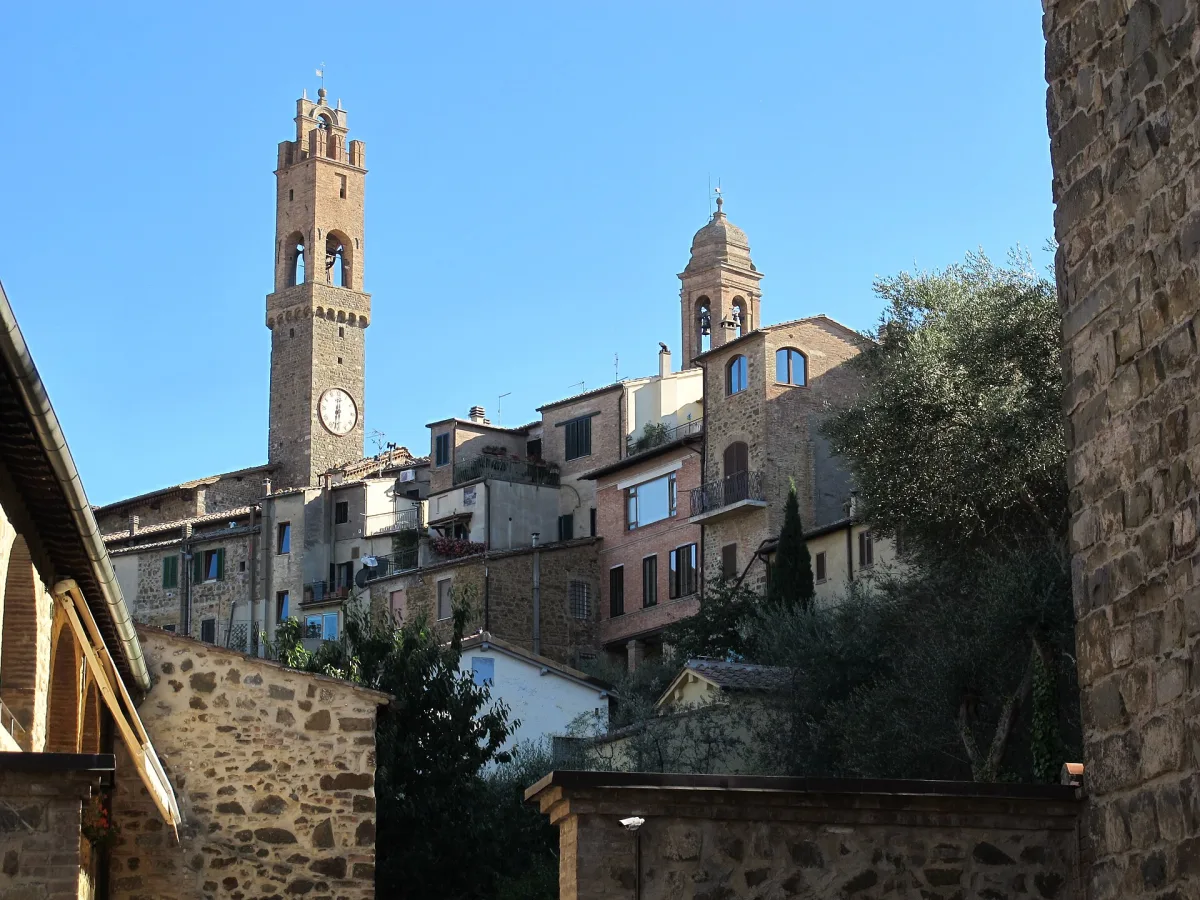 Cosa fare a Montalcino se piove: idee tra musei, enoteche e relax