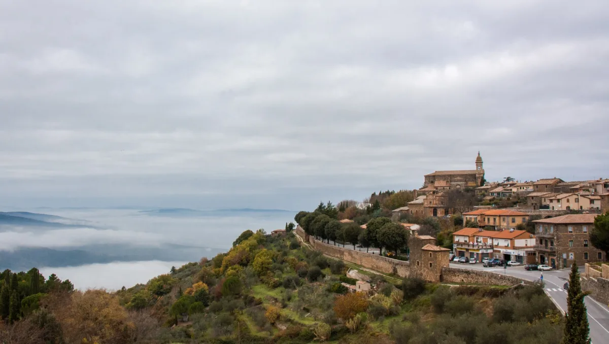 Dove parcheggiare a Montalcino: guida completa ai parcheggi 2026
