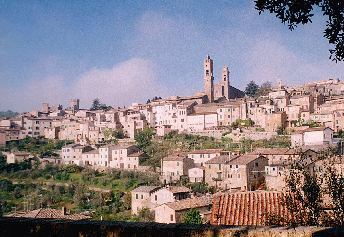 Montalcino con i bambini: itinerari, agriturismi e attività family friendly