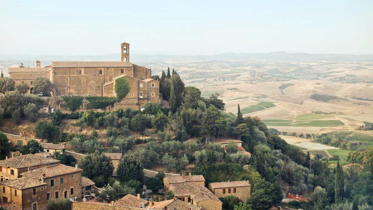 Come arrivare a Montalcino dall’aeroporto di Firenze: tutte le soluzioni